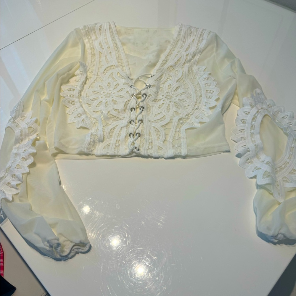 White long sleeve/ lace crop top